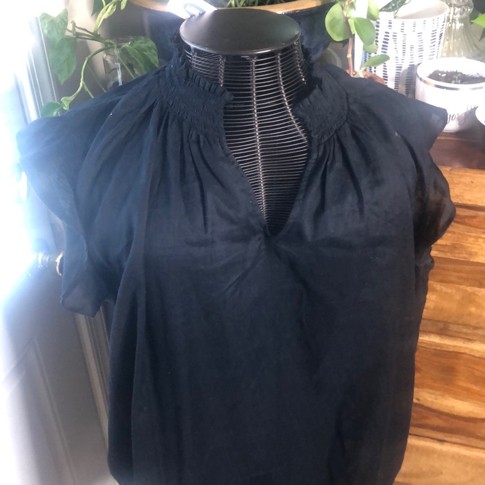 NWT 🔮Old Navy Ruffle Cap Sleeve Split V neck top